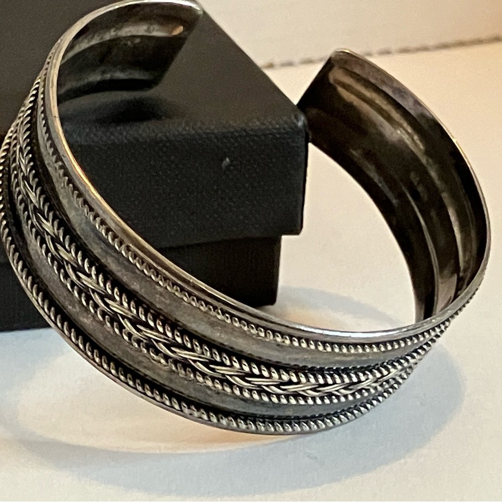 Vintage antiqued 925 Sterling silver cuff bracelet